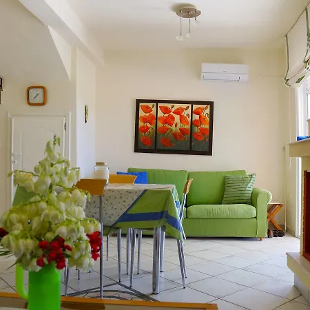Stellar Seafront Maisonette -