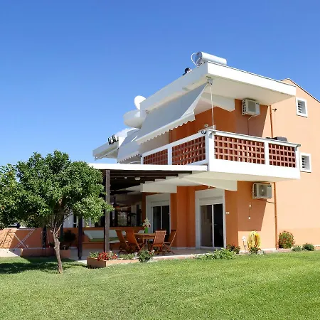 Stellar Seafront Maisonette -