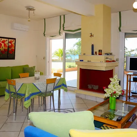Stellar Seafront Maisonette -