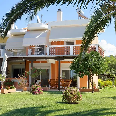Stellar Seafront Maisonette - *