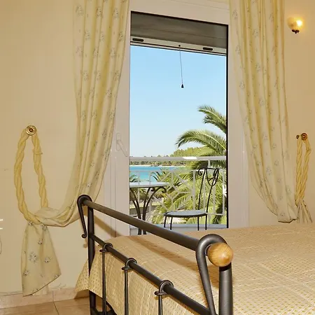 Stellar Seafront Maisonette - Dom wakacyjny Neos Marmaras